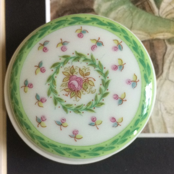 Antique Rare Depuis porcelain box 1773 France - Picture 2 of 6